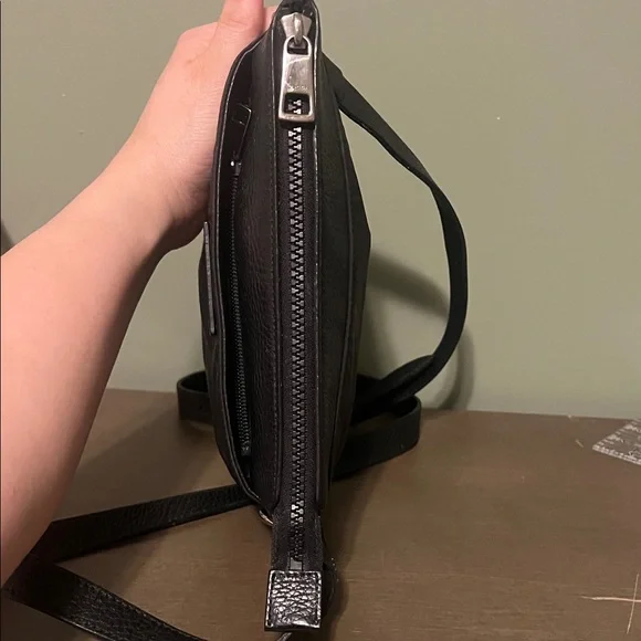 Gucci Black Nylon and Leather Crossbody Bag - Picture 15 of 16